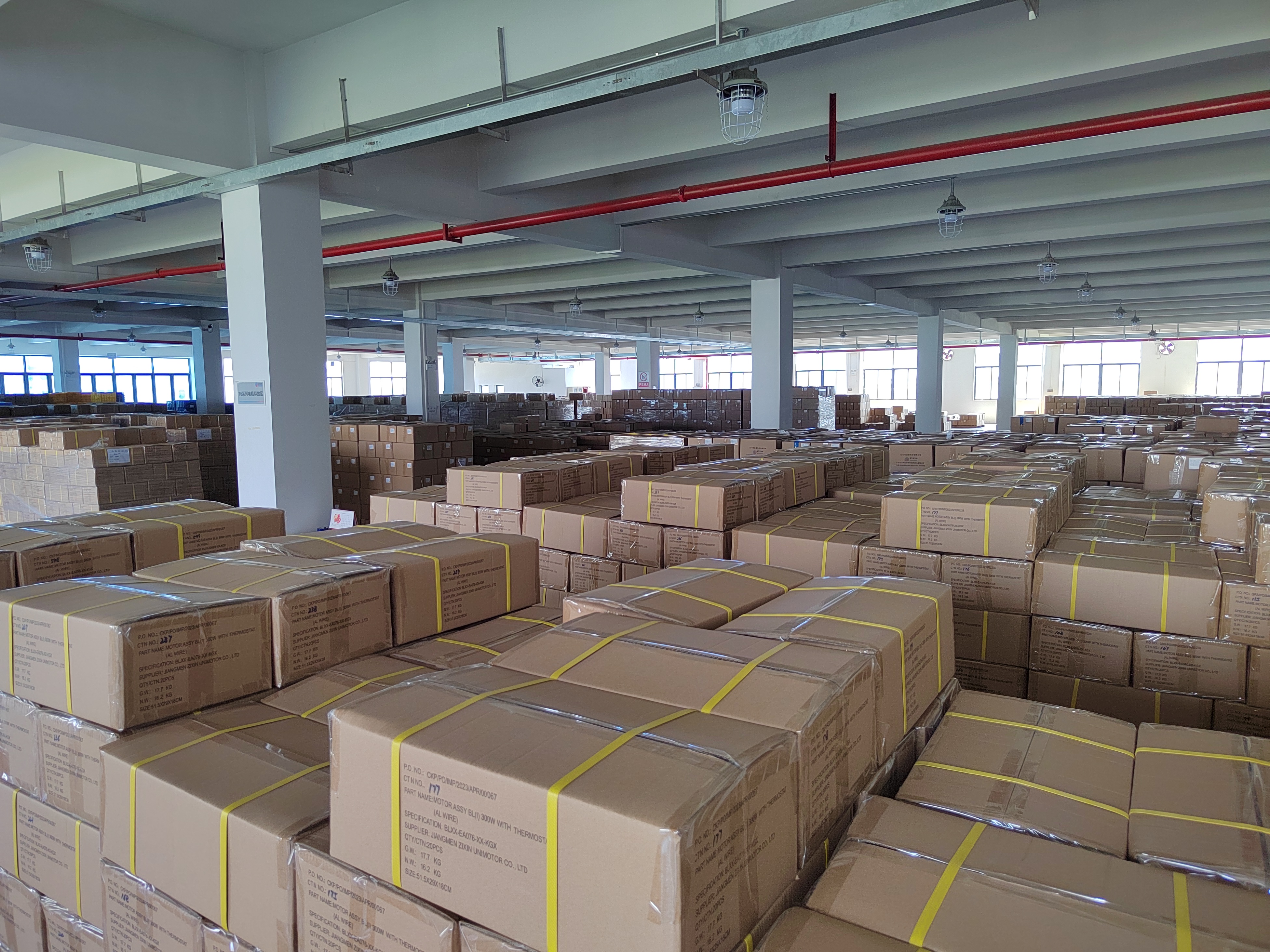 Standardized export pallets of OEM AC motors ready for direct global shipping to European and American markets.